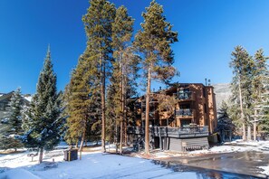 Apartment (2 Bedrooms) | Exterior