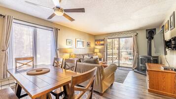 Apartment (2 Bedrooms) | Front of property