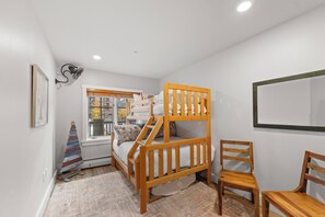 Exterior - Expedition Station #8583 (Keystone)