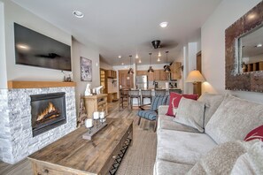 Exterior - Expedition Station #8583 (Keystone)