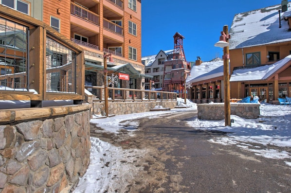 Exterior - Expedition Station #8583 (Keystone)