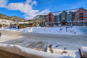 Exterior - Expedition Station #8583 (Keystone)