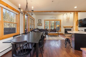 Apartment (4 Bedrooms) | Exterior - Trapper's Crossing #8773 : 2 (Keystone)