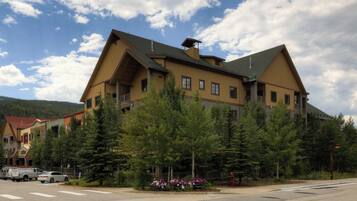 Apartment (2 Bedrooms) | Exterior