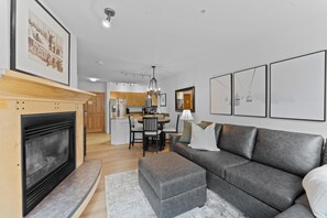 Apartment (1 Bedroom) | Exterior - Silver Mill #8153 (Keystone)