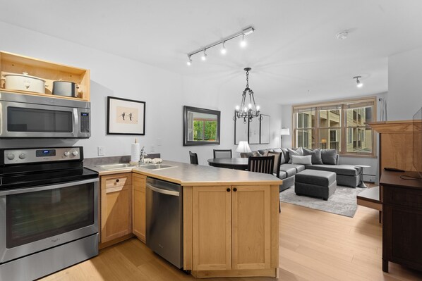 Apartment (1 Bedroom) | Front of property - Silver Mill #8153 (Keystone)