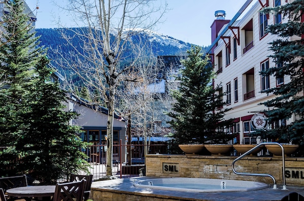 Apartment (1 Bedroom) | Exterior - Silver Mill #8153 (Keystone)