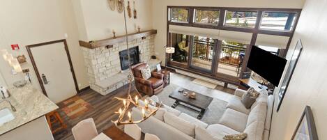 Apartment (3 Bedrooms) | Front of property
