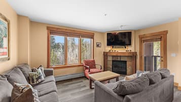 Apartment (2 Bedrooms) | Front of property