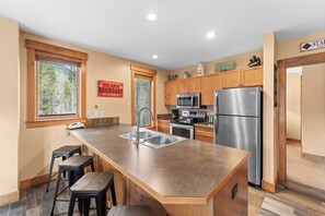 Apartment (2 Bedrooms) | Exterior - Springs #8834 (Keystone)