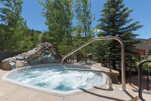 Apartment (2 Bedrooms) | Exterior - Black Bear #8061 (Keystone)