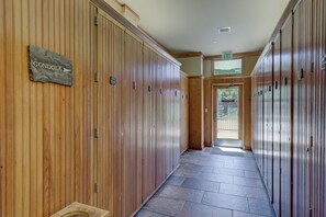 Apartment (2 Bedrooms) | Exterior - Black Bear #8061 (Keystone)