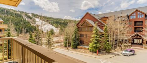 อพาร์ทเมนท์ (2 Bedrooms) | บริเวณภายนอก