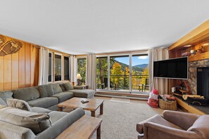 Exterior - Pines #2166 (Keystone)