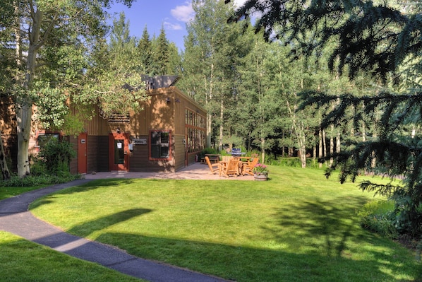 Apartment (2 Bedrooms) | Exterior