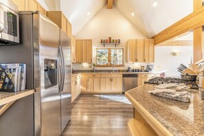 House (4 Bedrooms) | Exterior - 27 Rasor Court (Keystone)