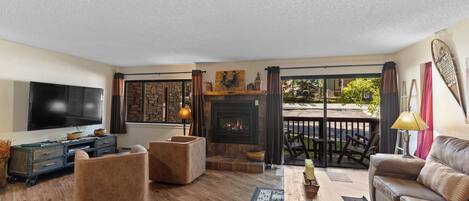 Apartment (2 Bedrooms) | Front of property