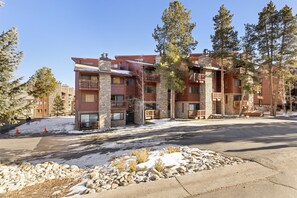 Apartment (2 Bedrooms) | Exterior