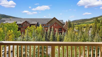 Condo (1 Bedroom) | Property amenity