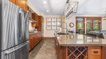 Condo (2 Bedrooms) | Property amenity