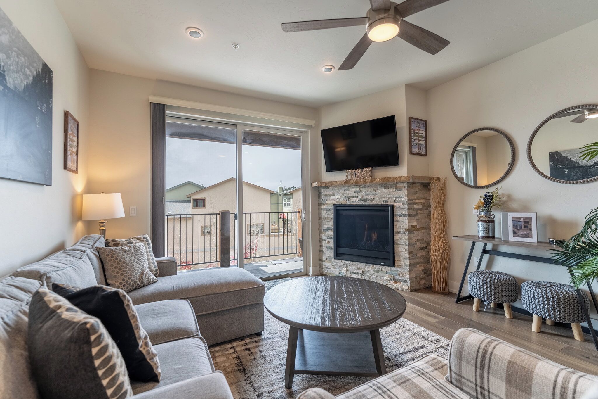 Condo (2 Bedrooms) | Property amenity