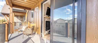 Sail Lofts #303