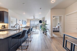 아파트 (2 Bedrooms) | 외관
