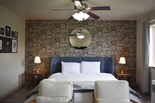 Spacious Studio Retreat I Century