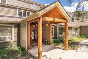 Apartment (3 Bedrooms) | Exterior