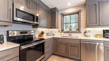 Rumah (5 Bedrooms) | Eksterior