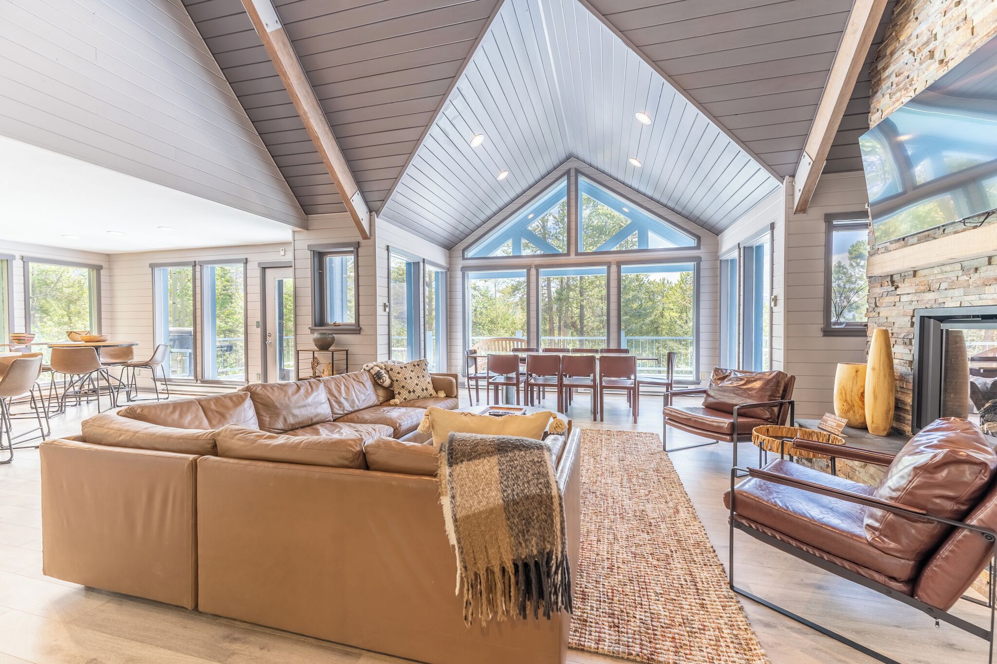 House (5 Bedrooms) | Exterior