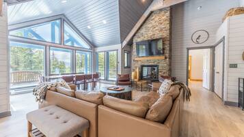 House (5 Bedrooms) | Front of property