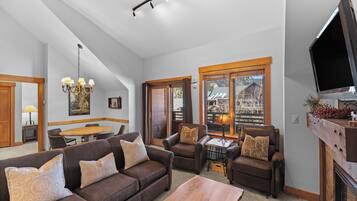 Condo (2 Bedrooms) | Property amenity