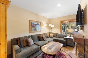 Apartment (1 Bedroom) | Exterior - Expedition Station #8576 (Keystone)