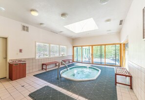 Apartment (2 Bedrooms) | Exterior - Saints John #2520 (Keystone)