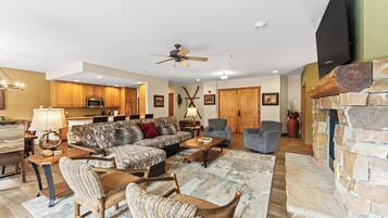 Condo (4 Bedrooms) | Servicio de la propiedad