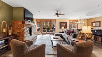 Condo (4 Bedrooms) | Vista frontal de la propiedad