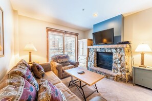 Exterior - Expedition Station #8581 (Keystone)