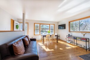 Villa (4 Bedrooms) | Front of property