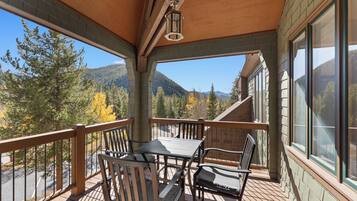 Studio (2 Bedrooms) | Property amenity