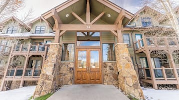 Apartment (2 Bedrooms) | Exterior