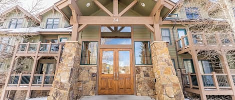 Apartment (2 Bedrooms) | Exterior