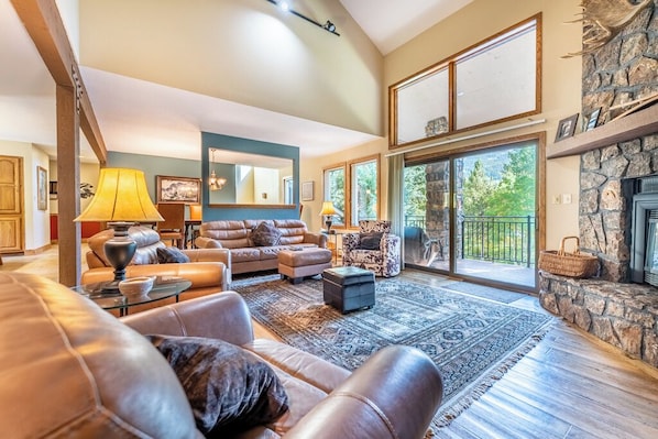 Apartment (4 Bedrooms) | Front of property