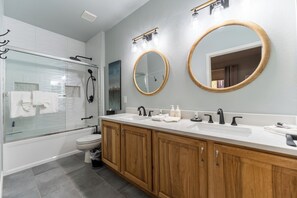 Apartment (2 Bedrooms) | Exterior - Retreat on the Blue B4 (Silverthorne)