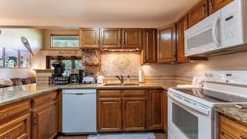 Condo (3 Bedrooms) | Exterior