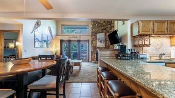 Condo (3 Bedrooms) | Exterior