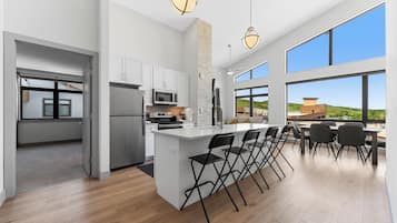 Apartment (2 Bedrooms) | Front of property