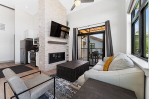 Apartment (2 Bedrooms) | Exterior - Skywalk Flats #305e : 2 (Silverthorne)
