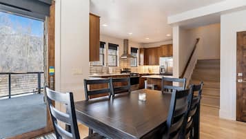Studio (2 Bedrooms) | Property amenity