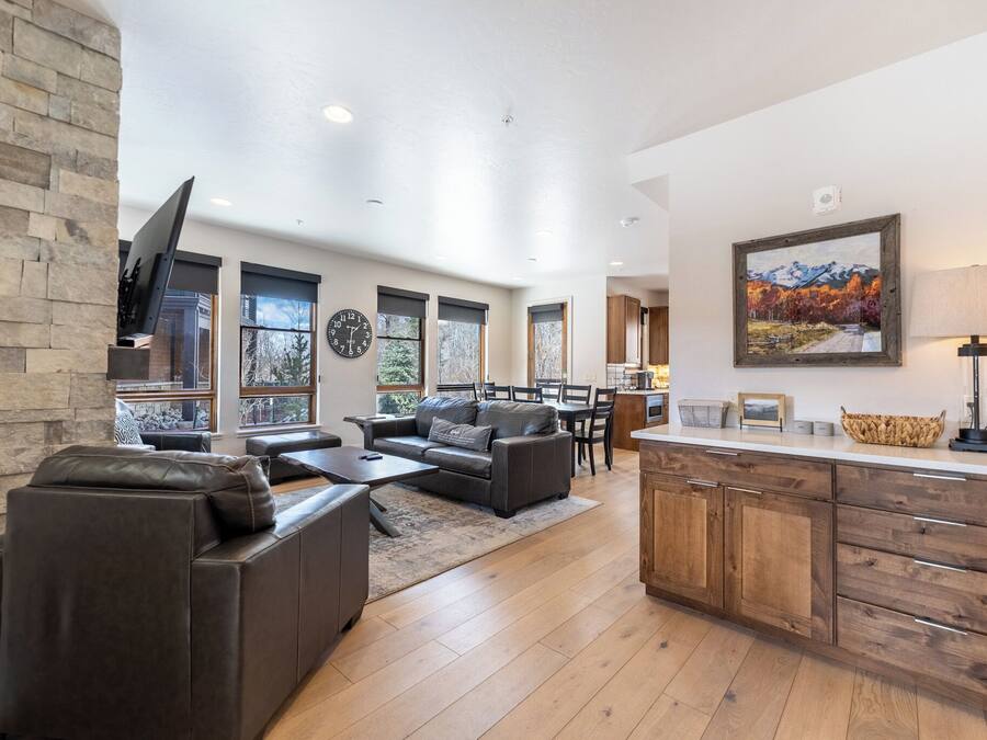 Studio (2 Bedrooms) | Front of property